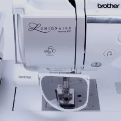 Brother Lupe -Nahmaschine Shop brother lupe fuer xe1 xj1 und xp1 montiert 1