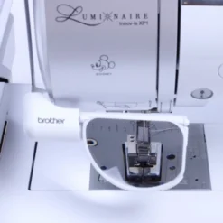 Brother Lupe -Nahmaschine Shop brother lupe fuer xe1 xj1 und xp1 montiert 2